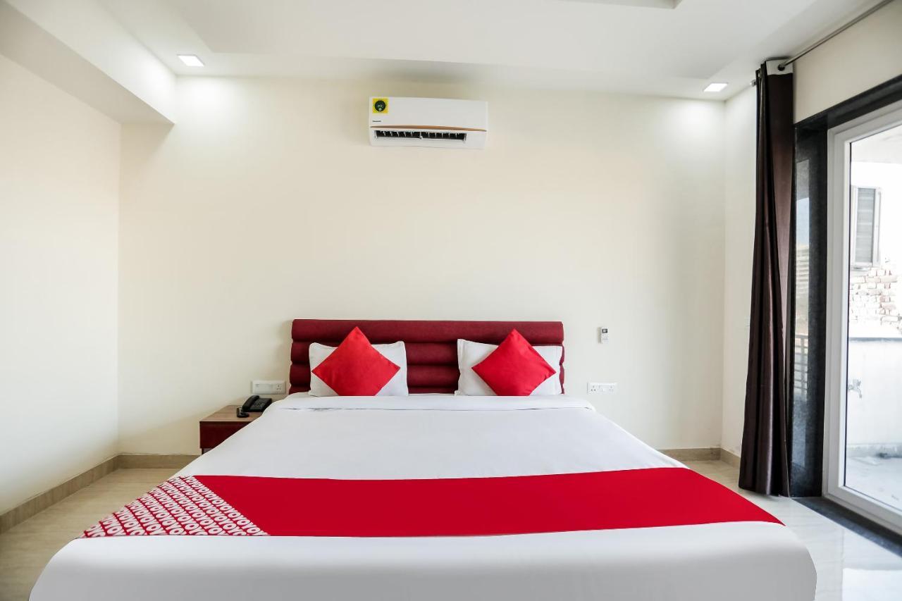 Oyo 65118 Hotel Vatika 구르가온 외부 사진