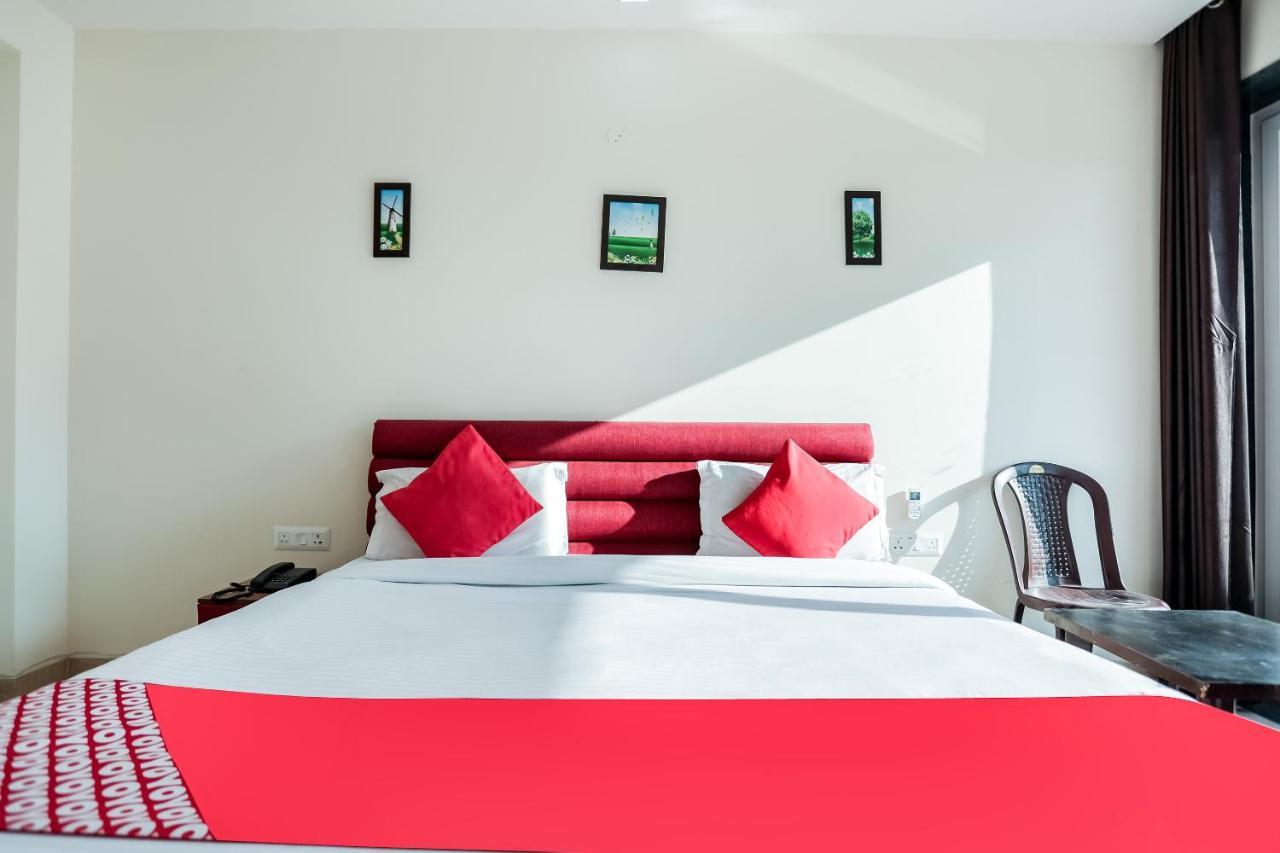 Oyo 65118 Hotel Vatika 구르가온 외부 사진