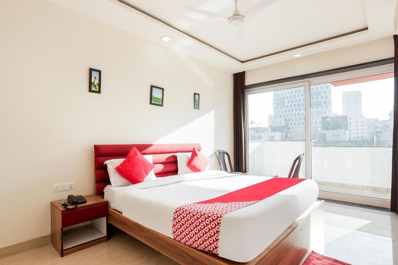 Oyo 65118 Hotel Vatika 구르가온 외부 사진